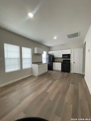 220 N Pinto St, San Antonio, TX 78207 - #3
