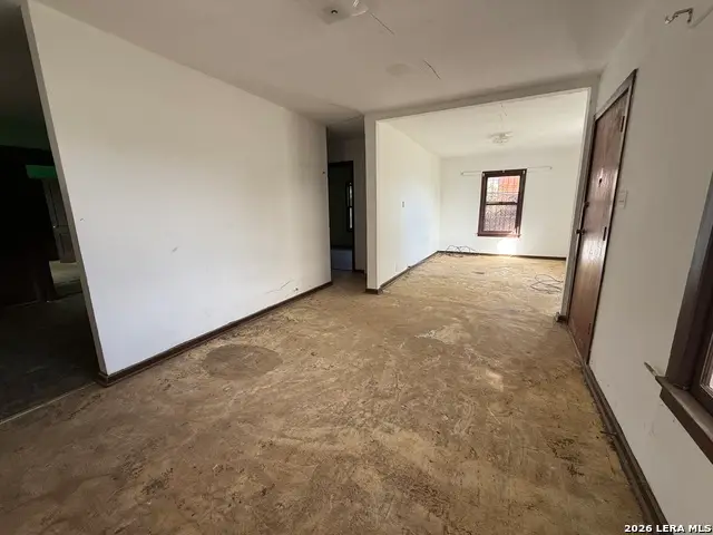 1843 Quarry St, Eagle Pass, TX 78852 - #3