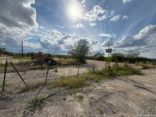3361 Chloe Dr., Converse, TX 78109 - #2