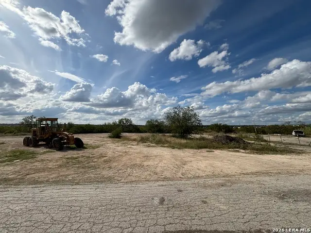3361 Chloe Dr., Converse, TX 78109 - #3