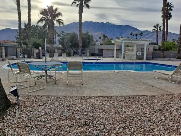 1640 Sunflower Court South, Palm Springs, CA 92262