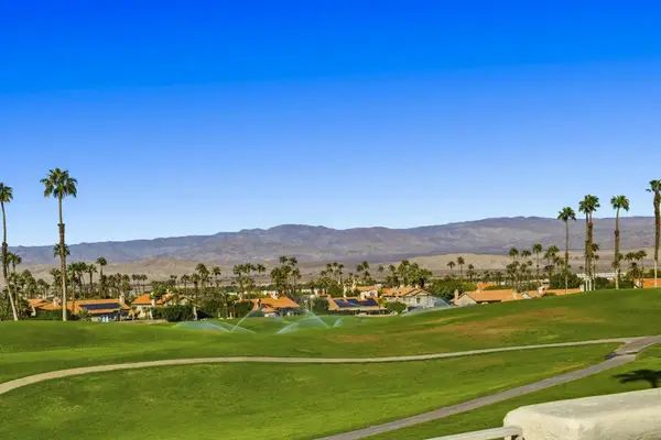 667 Vista Lago Circle North, Palm Desert, CA 92211