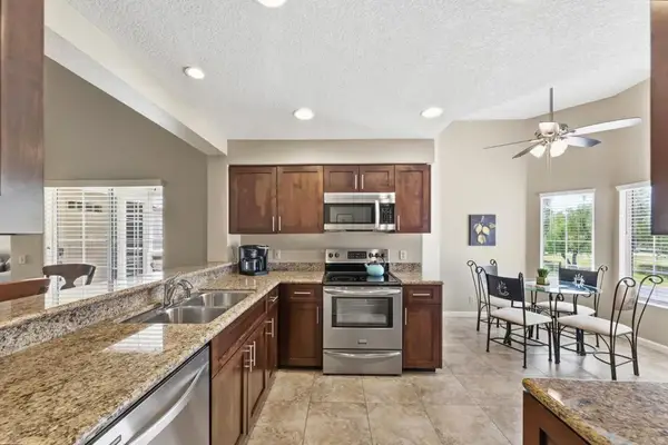 290 Vista Royale Circle West, Palm Desert, CA 92211