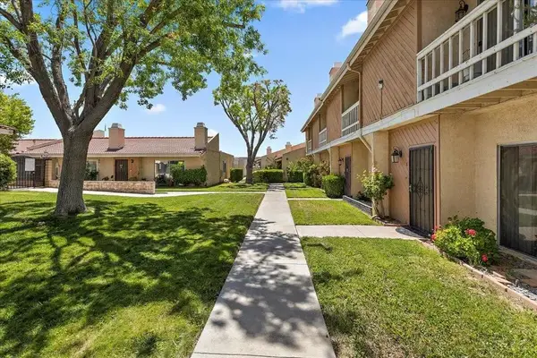 16465 Green Tree Boulevard #18, Victorville, CA 92395