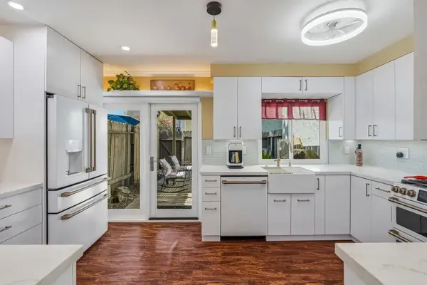 334 W Santa Elena Road, Palm Springs, CA 92262