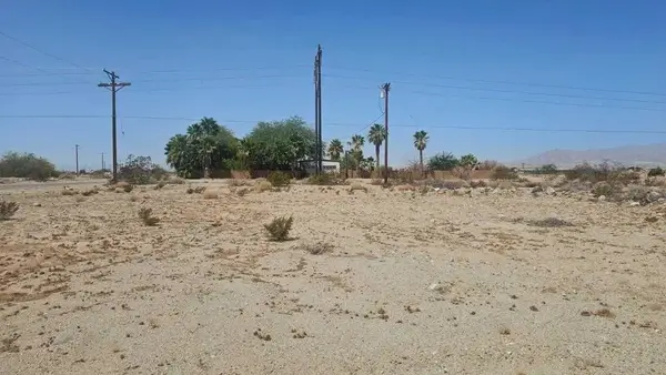 2397 Fullerton, Thermal, CA 92274