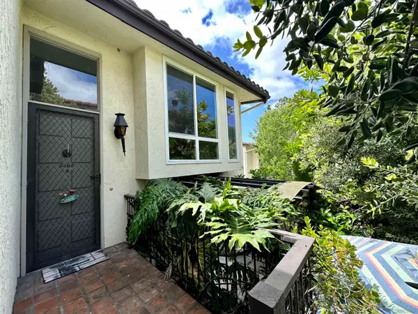 2406 Altisma Way #A, Carlsbad, CA 92009