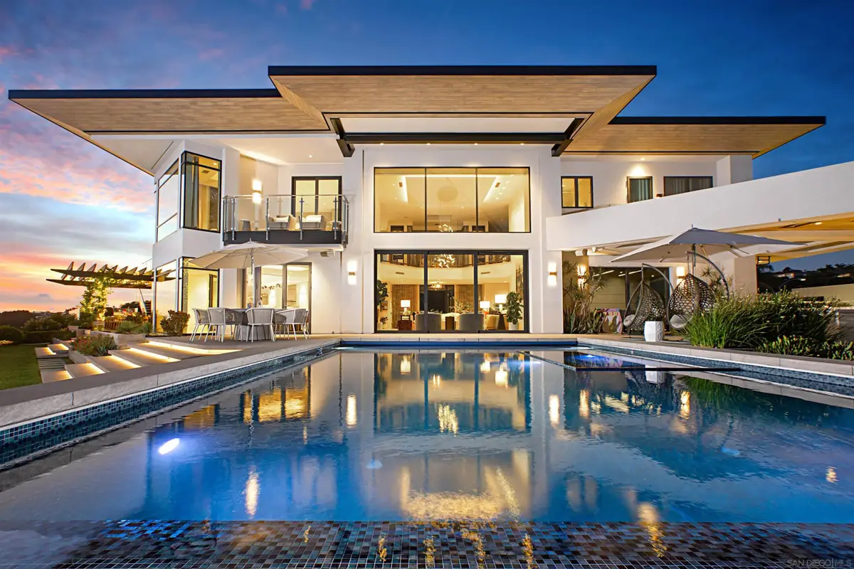 5416 Candlelight Dr, La Jolla, CA 92037 - Image #1