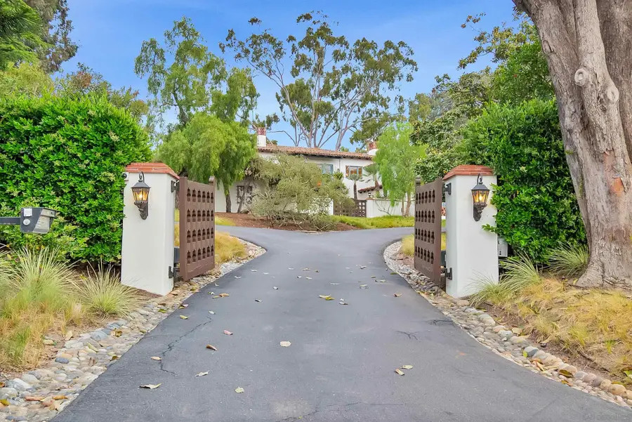 1205 Muirlands Dr, La Jolla, CA 92037 - Image #3