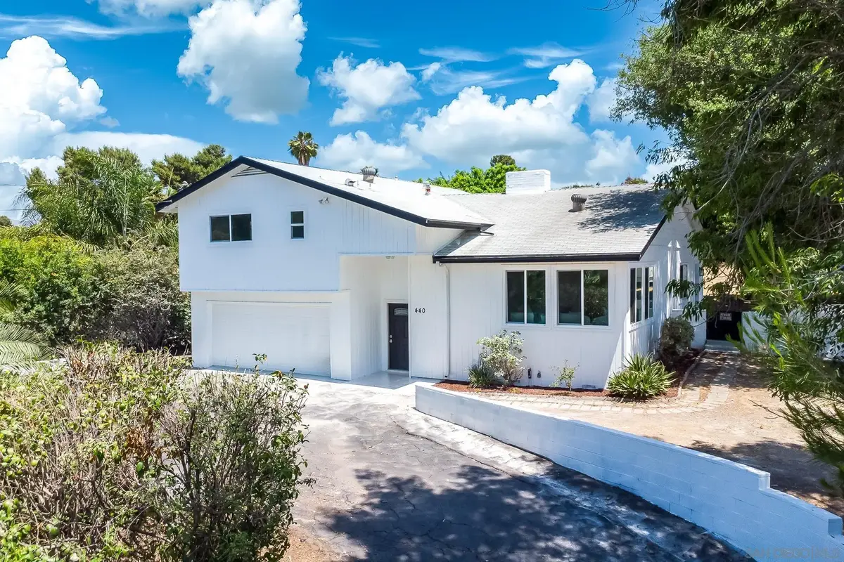 440-448 W Los Angeles Dr, Vista, CA 92083 - Image #1