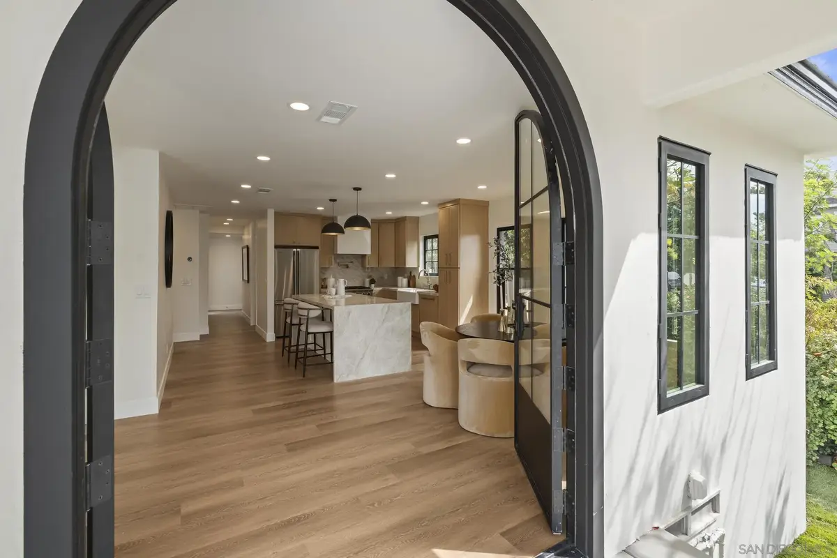 375 E Ave, Coronado, CA 92118 - Image #1