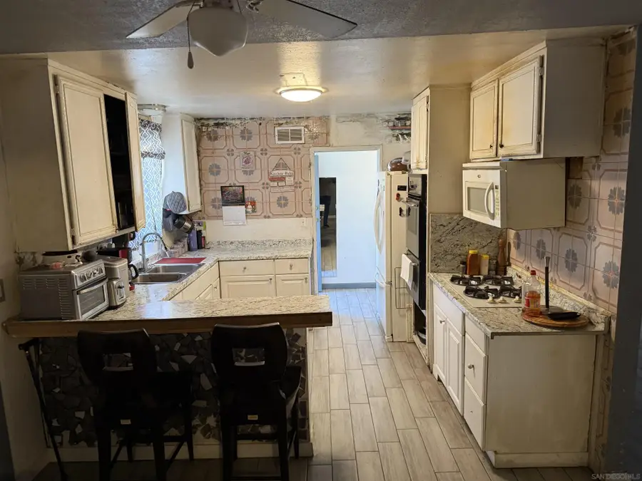 218 Elvado Way, San Diego, CA 92114 - Image #2