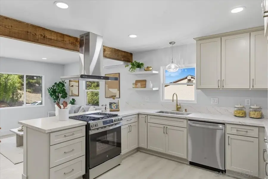 2039 Winnett St, San Diego, CA 92114 - Image #3