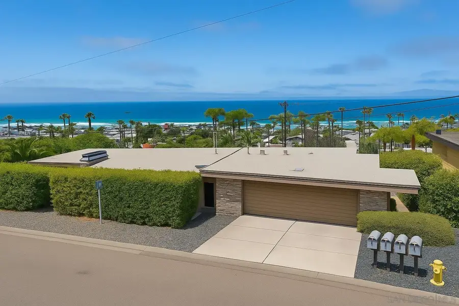 1722 Seaview Ave, Del Mar, CA 92014 - Image #2