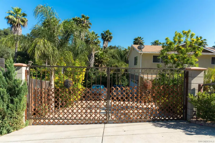 10179 Canyon Dr, Escondido, CA 92026 - Image #2