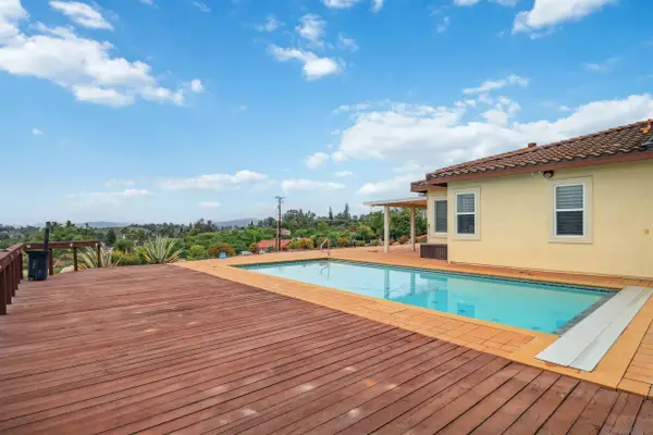 2387 Country Heights Rd., Escondido, CA 92026