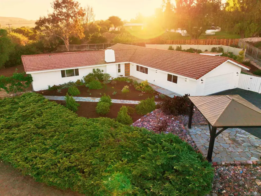 807 Poinsettia Ave, Vista, CA 92081 - Image #2