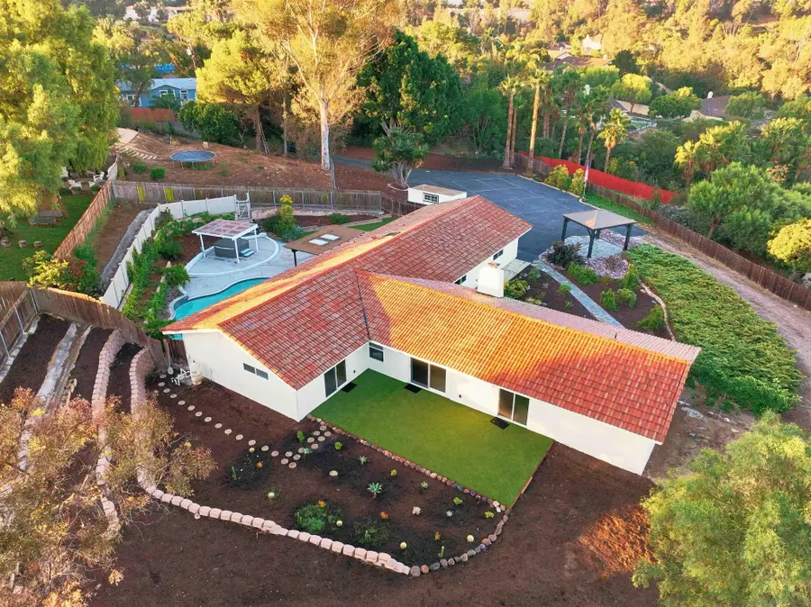 807 Poinsettia Ave, Vista, CA 92081 - Image #3