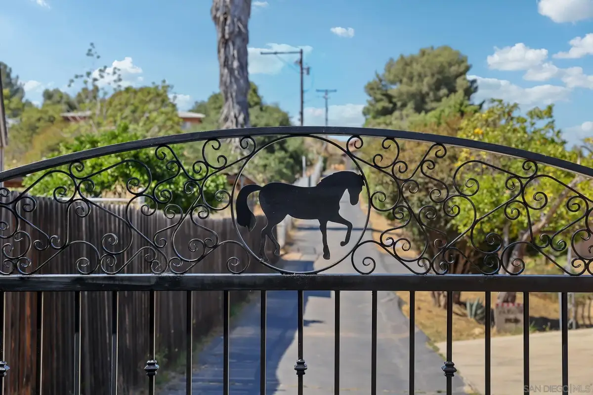 974 Via Hillview, Fallbrook, CA 92028 - Image #1