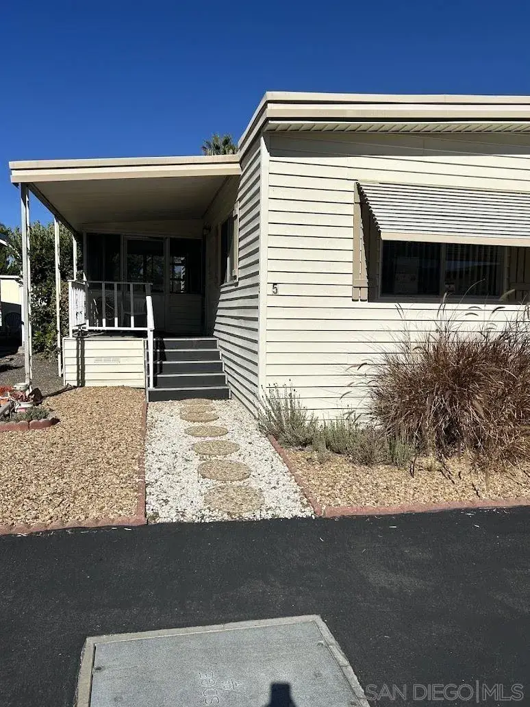 1501 Anza Avenue #5, Vista, CA 92084 - Image #2