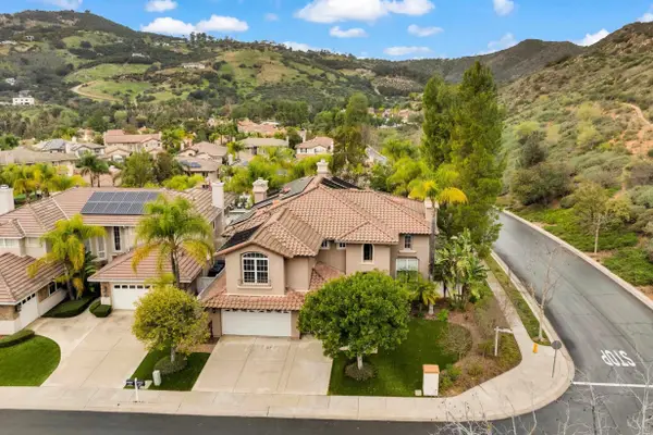 2251 Orchard View Lane, Escondido, CA 92027