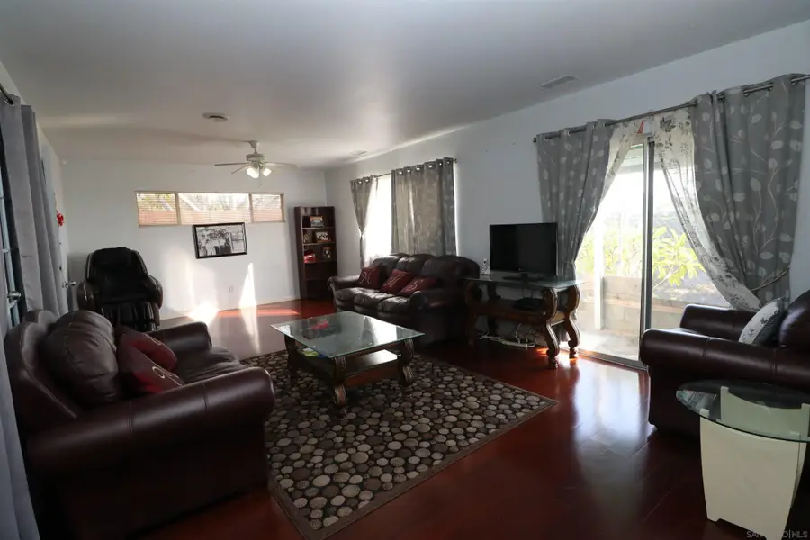 2321 Cardinal Dr, San Diego, CA 92123 - Image #2