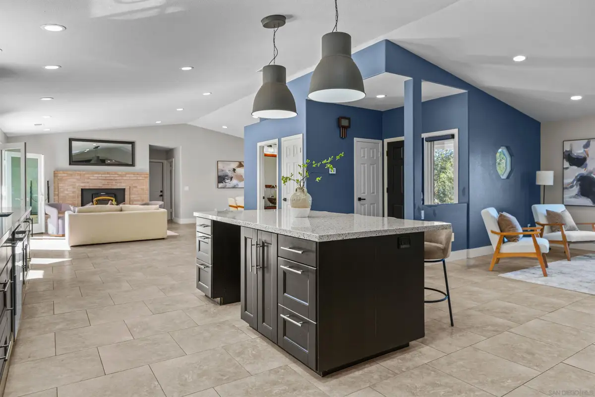 2495 Marianne Ln, Fallbrook, CA 92028 - Image #1