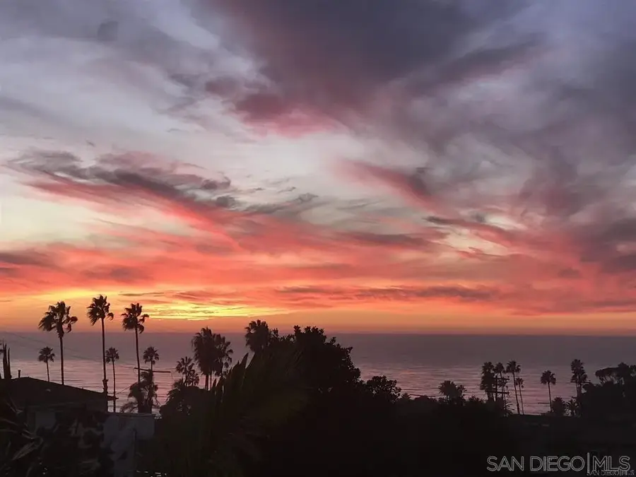 936 Cornish Dr, San Diego, CA 92107 - Image #2