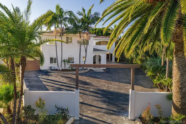 1280 Santa Fe Dr, Encinitas, CA 92024