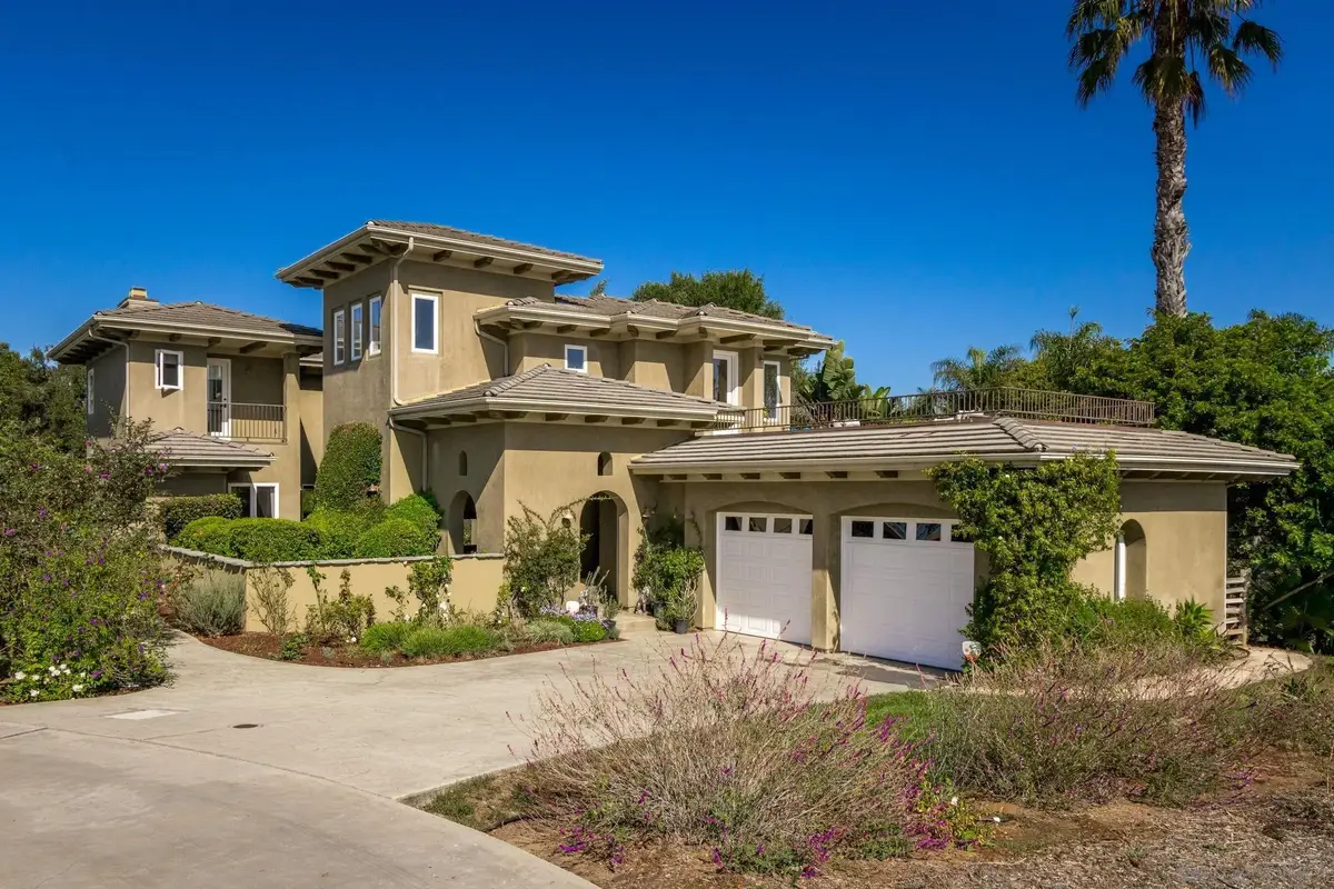 372 Hillcrest Scenic Ln, Encinitas, CA 92024 - Image #1