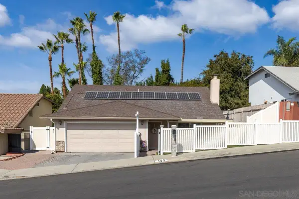 595 Copper Dr., Vista, CA 92083