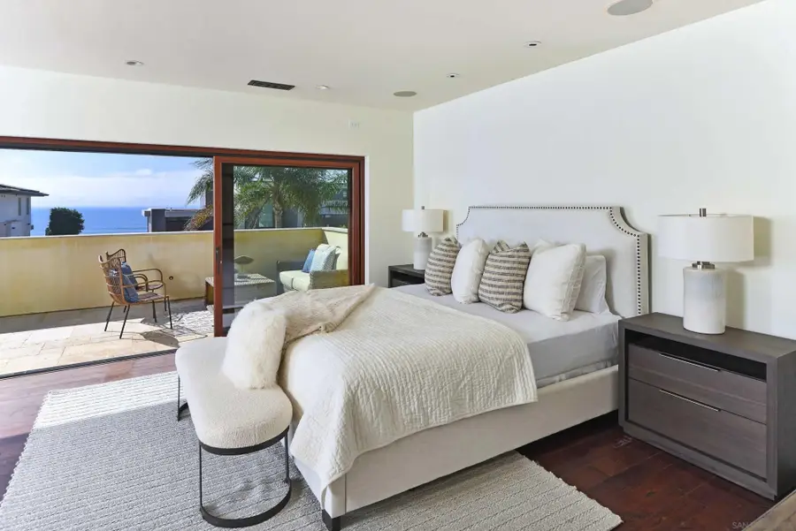 5227 Chelsea St, La Jolla, CA 92037 - Image #3