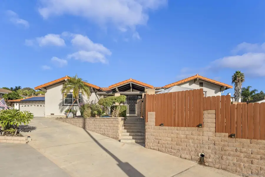 1918 Odell Cir, Vista, CA 92084 - Image #2