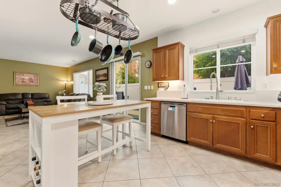 465 Ashbourne Gln, Escondido, CA 92027 - Image #3