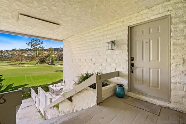 2544 Navarra Drive 17 #17, Carlsbad, CA 92009