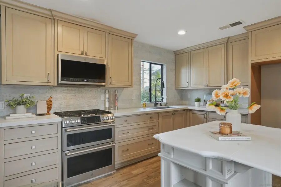 109 Scenic Dr, El Cajon, CA 92021 - Image #2