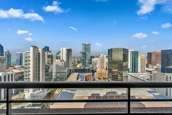 700 Front St #2105, San Diego, CA 92101