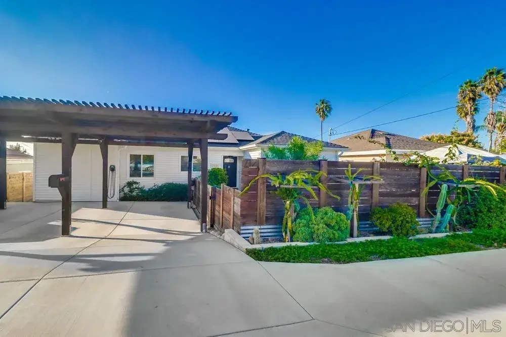 712 Lemon Avenue, Vista, CA 92084 - Image #1