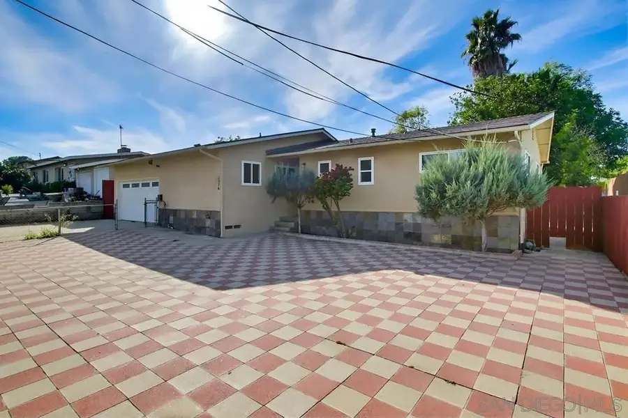 2574 Crestline Dr, Lemon Grove, CA 91945 - Image #2