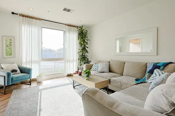 3887 Pell Place #229, San Diego, CA 92130