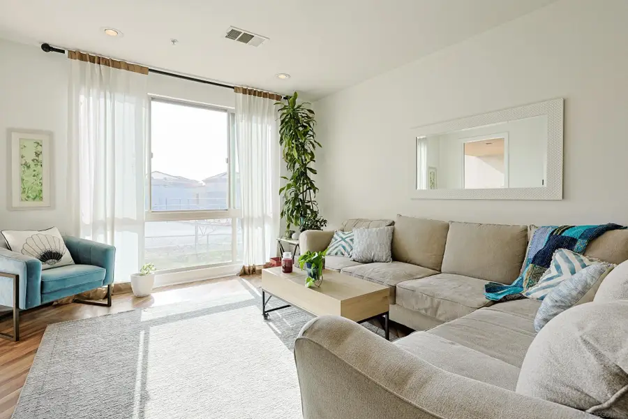 3887 Pell Place #229, San Diego, CA 92130 - Image #3