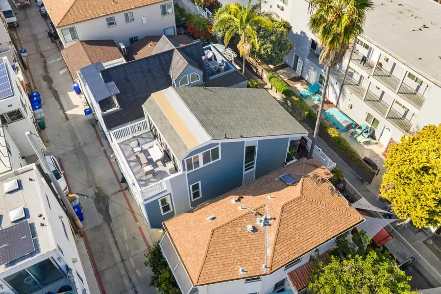 737 Whiting Court, San Diego, CA 92109 - Image #3