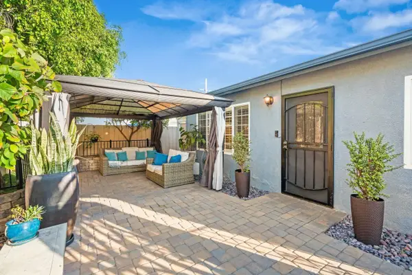 1733 Hornblend St, San Diego, CA 92109