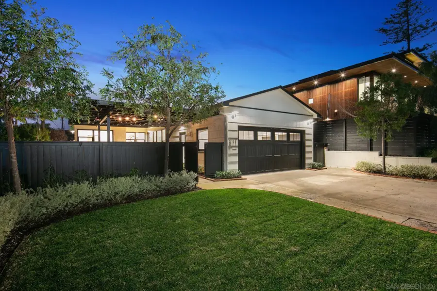 211 Ocean St, Solana Beach, CA 92075 - Image #2