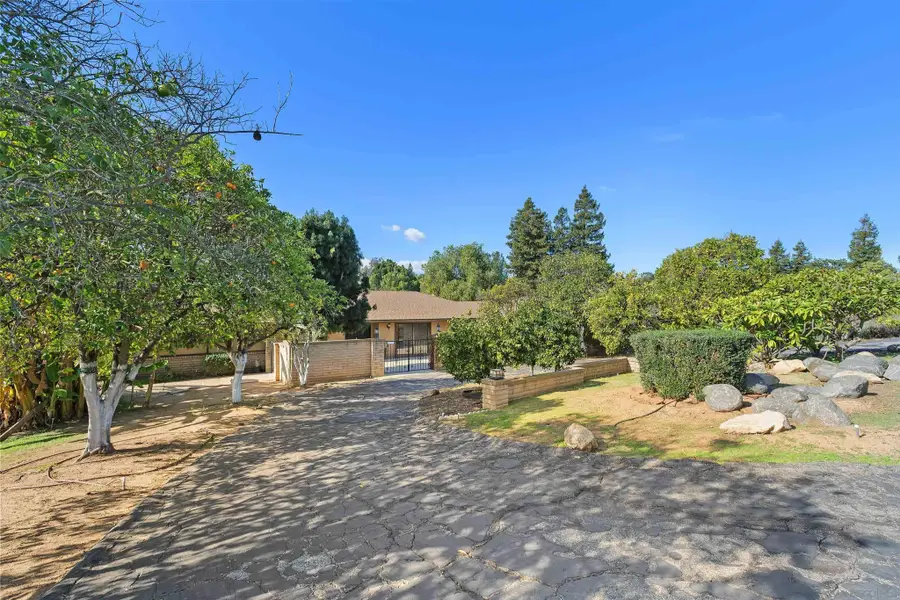 363 Tumble Creek Ln, Fallbrook, CA 92028 - Image #2