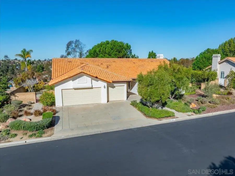 1561 Greenridge Drive, Vista, CA 92081 - Image #3