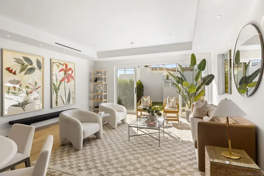 7216 Fay Ave, La Jolla, CA 92037 - Image #2