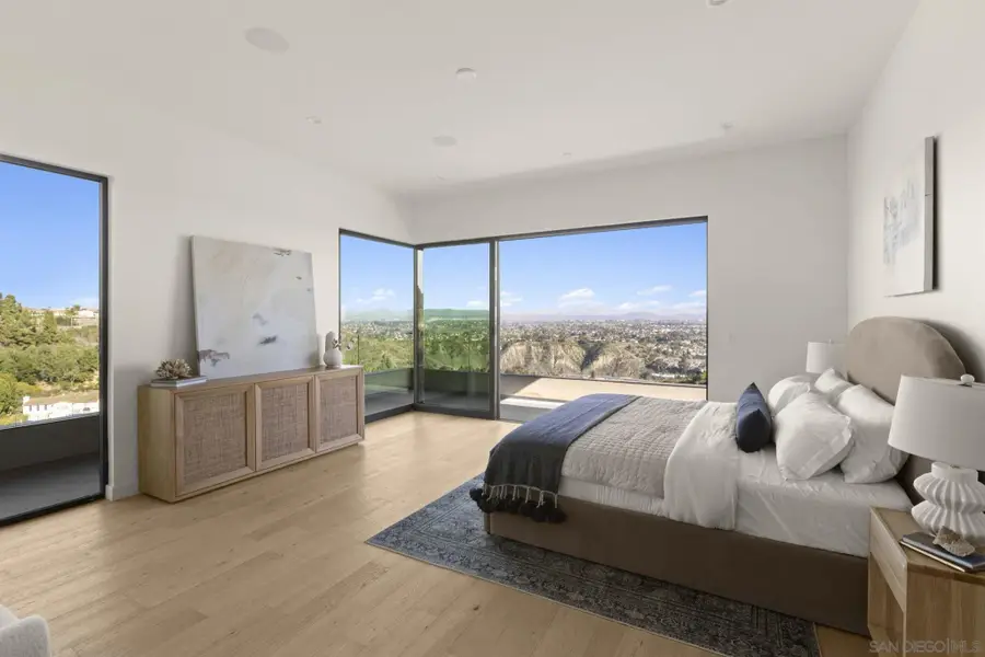 2448 Sagebrush Ct, La Jolla, CA 92037 - #3