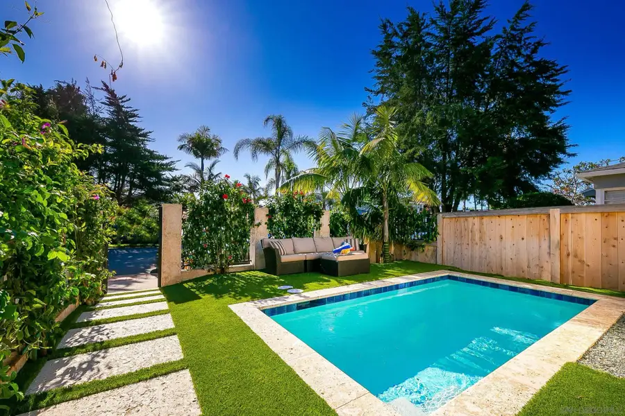 370-372 Nautilus Street, La Jolla, CA 92037 - Image #2