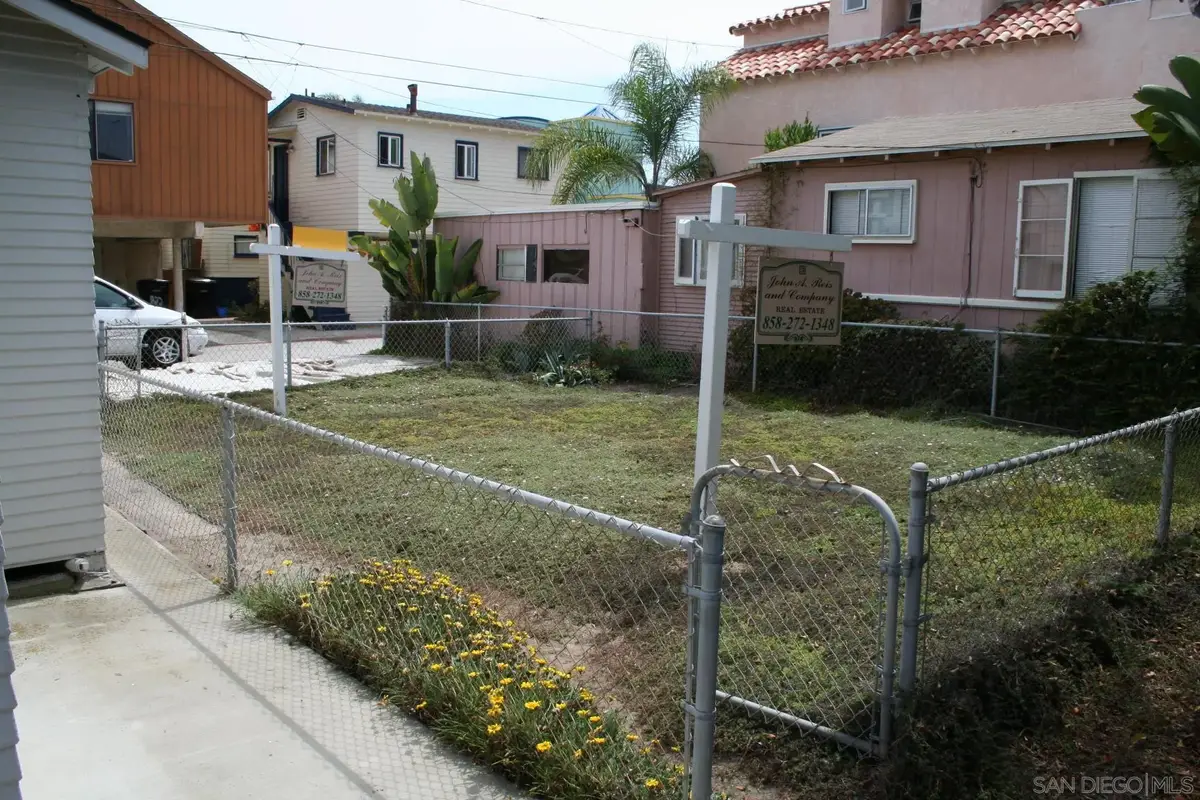 821 Portsmouth Ct #E, San Diego, CA 92109 - Image #1